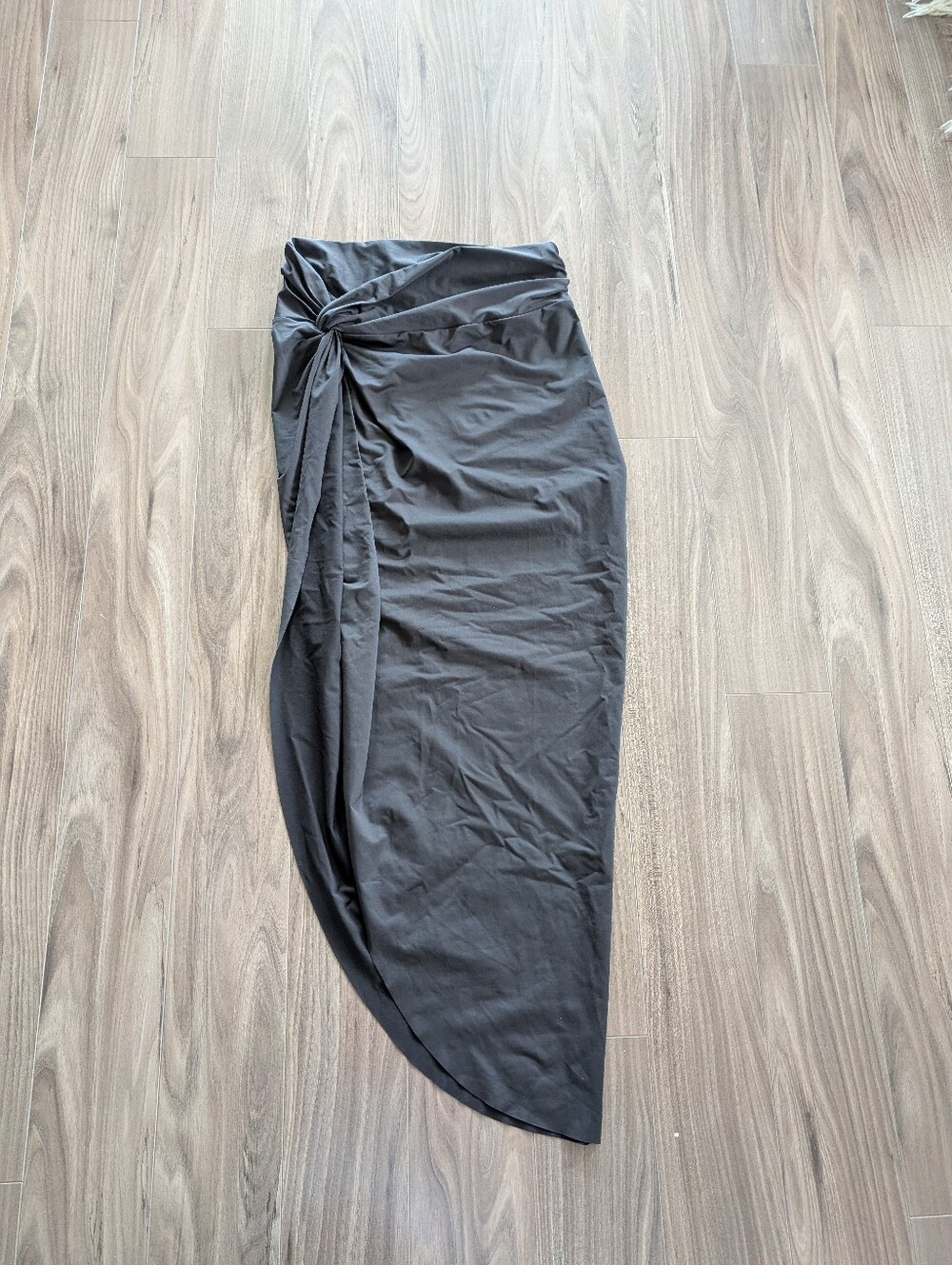 SKIMS Black Side-Knot Swim Sarong (Size Medium)